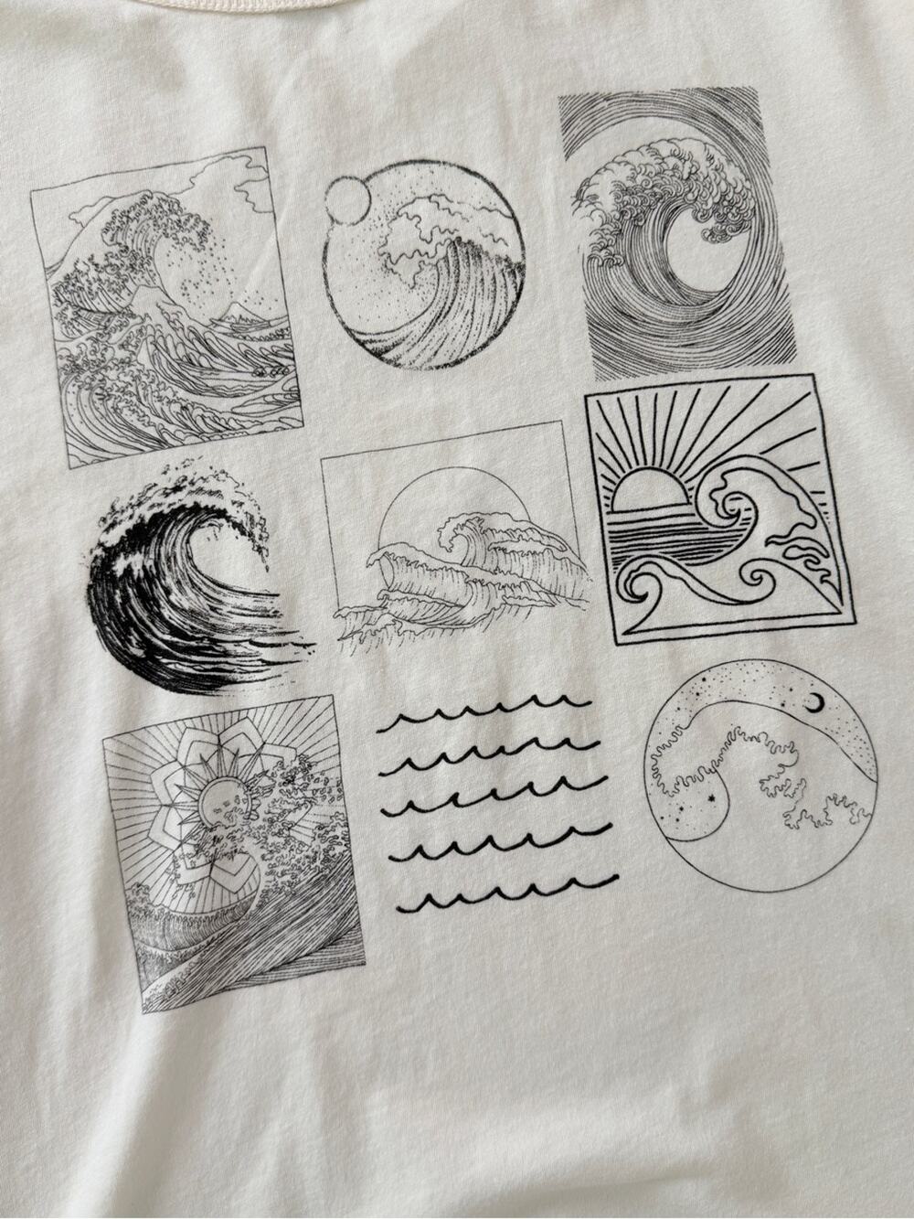 PacSun The Great Wave off Kanagawa graphic tee minimalist wave line art small